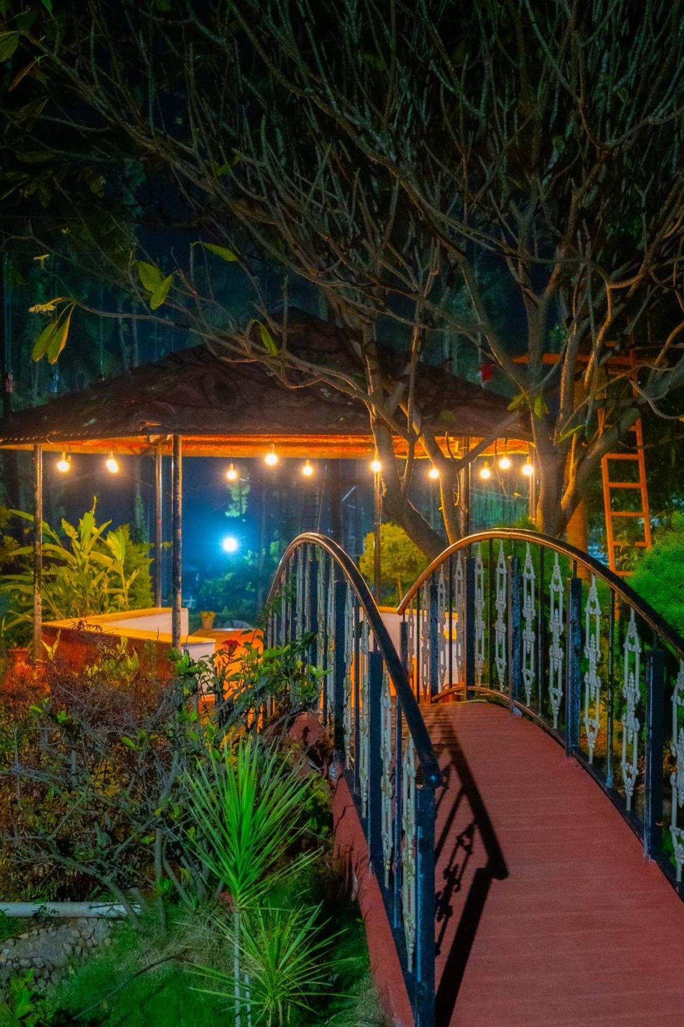 Hotel Bana The Wild Waters Muduvādi Exterior foto